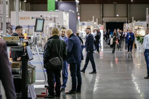 波兰粉体工业展览会展会现场图片