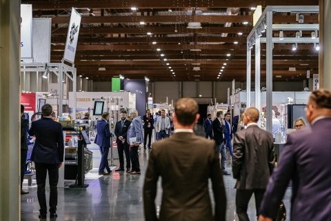 波兰粉体工业展览会展会现场图片