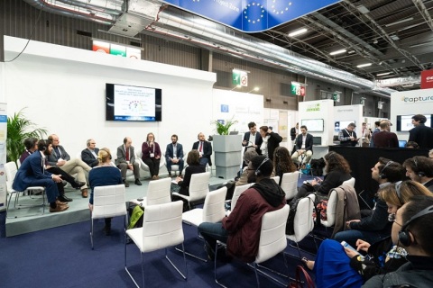 西班牙欧洲电力能源展览会展会现场图片