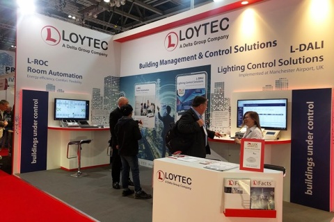 英国电力电工展览会展会现场图片