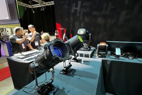 新加坡舞台灯光音响展览会展会现场图片