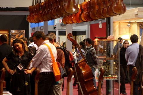 意大利手工提琴及钢琴展览会展会现场图片