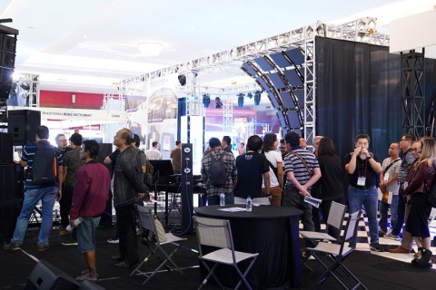 印尼雅加达乐器灯光及音响展览会展会现场图片