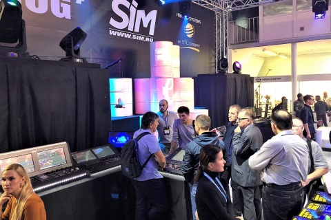 俄罗斯莫斯科灯光舞台展览会展会现场图片