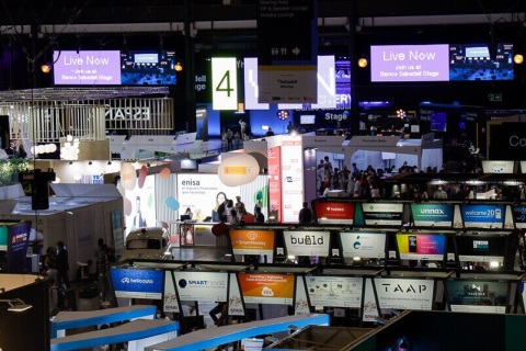 西班牙巴塞罗那世界移动通信大会展会现场图片