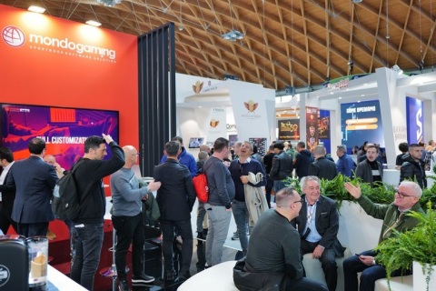 意大利里米尼游乐设备及游戏展览会展会现场图片