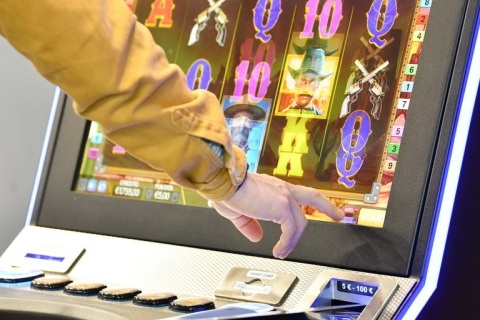 意大利里米尼游乐设备及游戏展览会展会现场图片