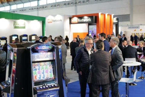 意大利里米尼游乐设备及游戏展览会展会现场图片