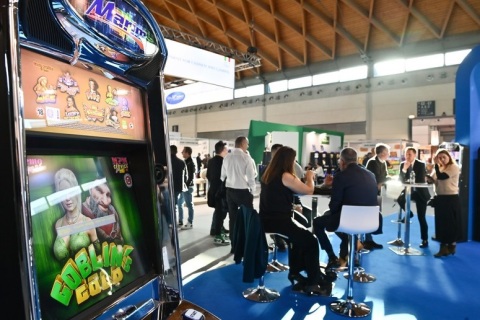 意大利里米尼游乐设备及游戏展览会展会现场图片