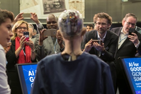 瑞士日内瓦全球人工智能向善大会展会现场图片