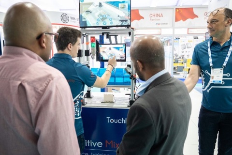 中东阿联酋阿布扎比石油展览会展会现场图片