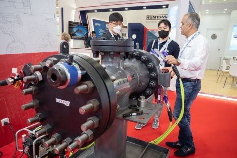 中东阿联酋阿布扎比石油展览会展会现场图片