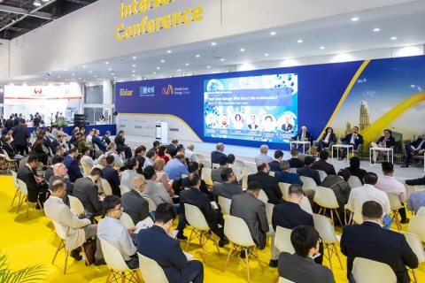 中东迪拜太阳能光伏展览会展会现场图片