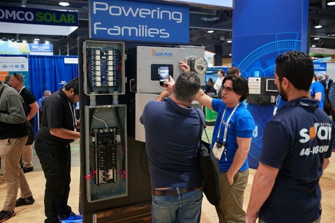 美国圣地亚哥太阳能技术展展会现场图片