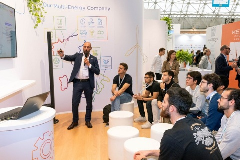 意大利离岸石油展览会展会现场图片