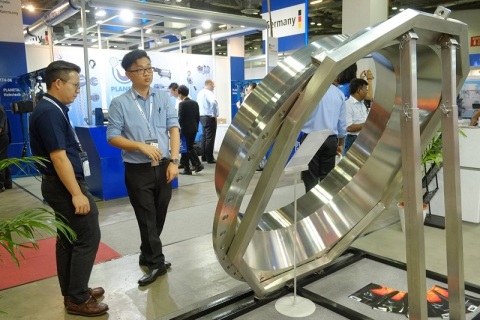 新加坡石油天然气展览会展会现场图片