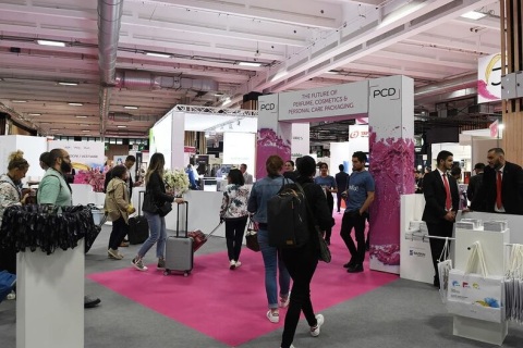 法国巴黎气雾剂和点胶系统展览会展会现场图片