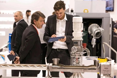 西班牙巴塞罗那化工展览会展会现场图片