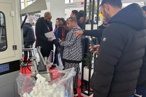 阿尔及利亚塑料橡胶展览会展会现场图片