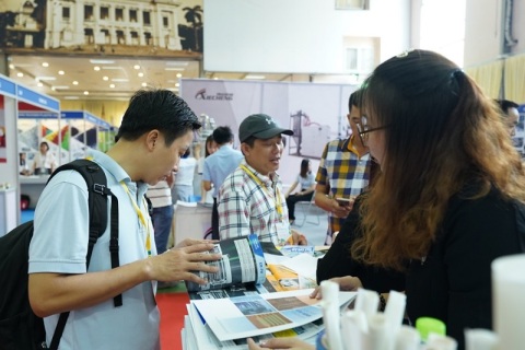 越南河内塑料橡胶展览会展会现场图片