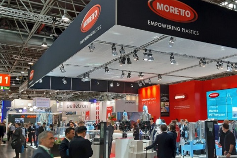 德国腓特烈港塑料展览会展会现场图片