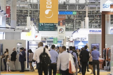 西班牙巴塞罗那塑料橡胶展览会展会现场图片