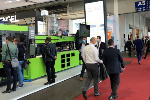 德国腓特烈港塑料展览会展会现场图片