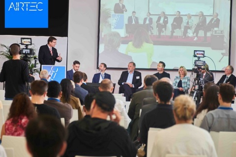 德国奥格斯堡航空展览会展会现场图片