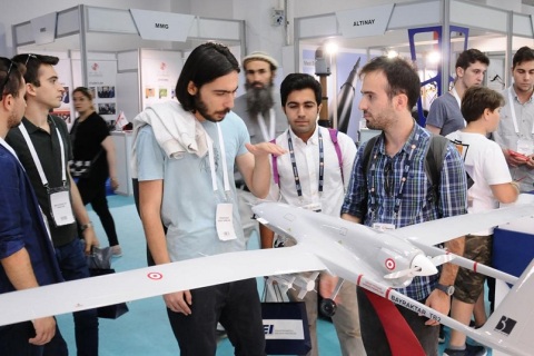 土耳其伊斯坦布尔防务与航空航天展览会展会现场图片