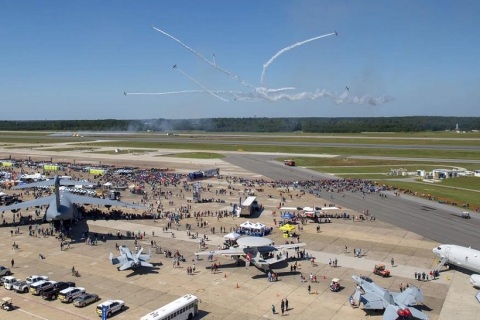 美国海军航空展展会现场图片