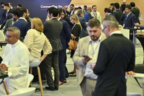 中东迪拜航空维修及地面服务展展会现场图片