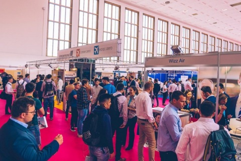 德国柏林飞行员招聘培训博览会展会现场图片