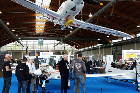 德国腓特烈港航空展览会展会现场图片