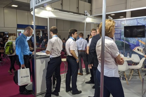 德国柏林飞行员招聘培训博览会展会现场图片