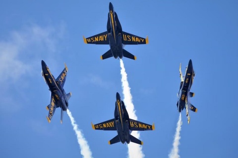 美国圣地亚哥军用航空展展会现场图片