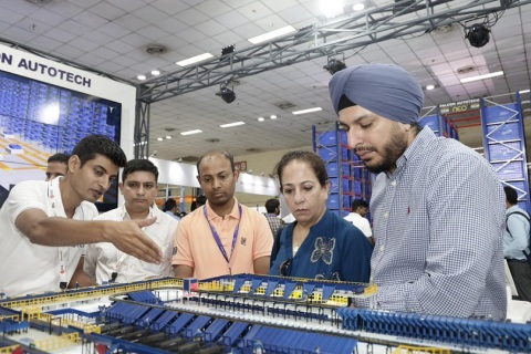 印度新德里仓储运输物流展览会展会现场图片