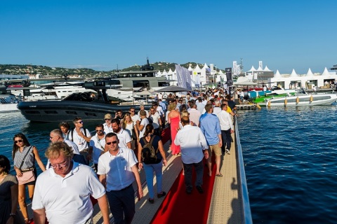 法国戛纳游艇展览会展会现场图片