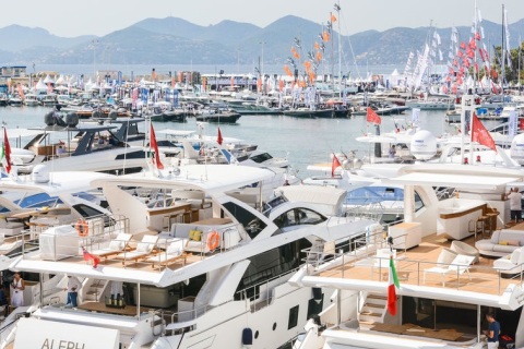 法国戛纳游艇展览会展会现场图片