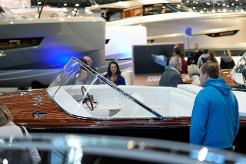 德国杜塞尔多夫游艇及水上运动展览会展会现场图片