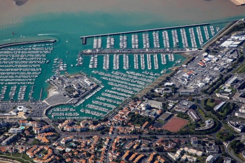 法国拉罗谢尔游艇展览会展会现场图片