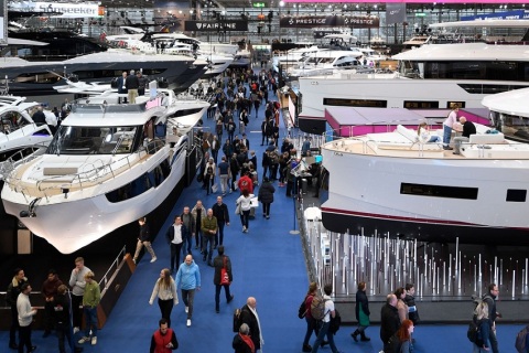 德国杜塞尔多夫游艇及水上运动展览会展会现场图片