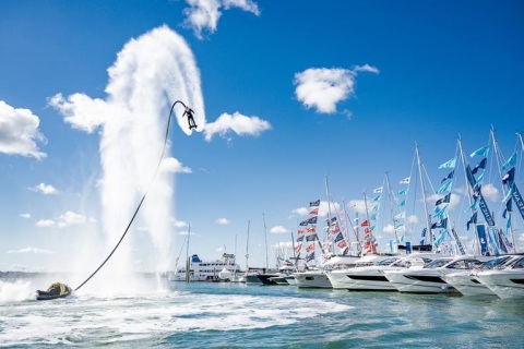 中东阿布扎比游艇展览会展会现场图片