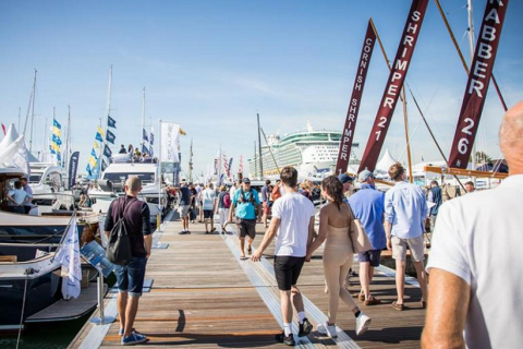 英国南安普顿游艇展览会展会现场图片