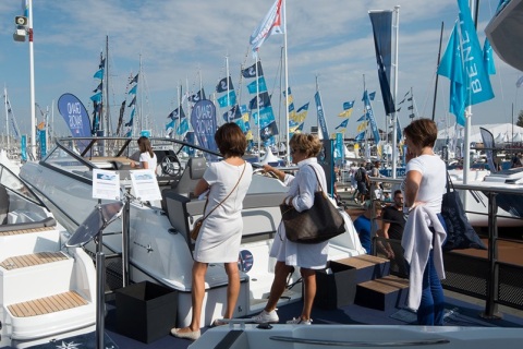 法国拉罗谢尔游艇展览会展会现场图片