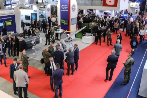 波兰凯尔采军警防务展览会展会现场图片