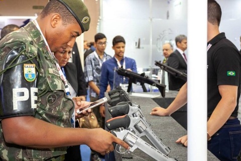 巴西里约热内卢军警防务展览会展会现场图片