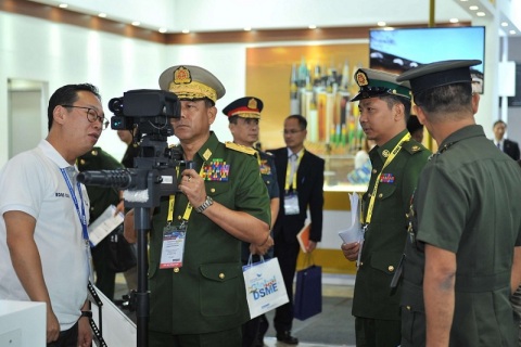 菲律宾马尼拉军警防务展览会展会现场图片