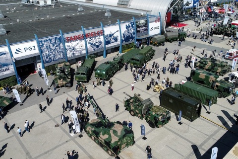 波兰凯尔采军警防务展览会展会现场图片