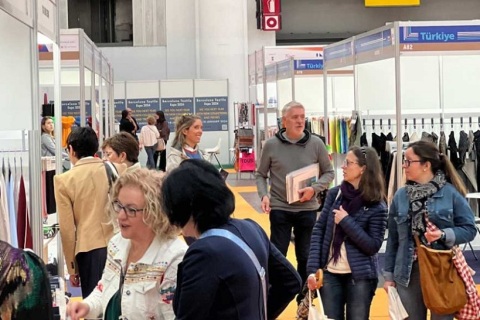 西班牙巴塞罗那服装及纺织面料展展会现场图片