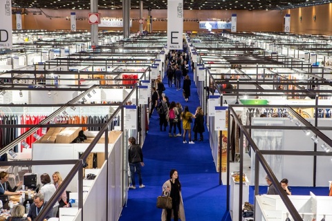 法国巴黎PV成衣展览会展会现场图片